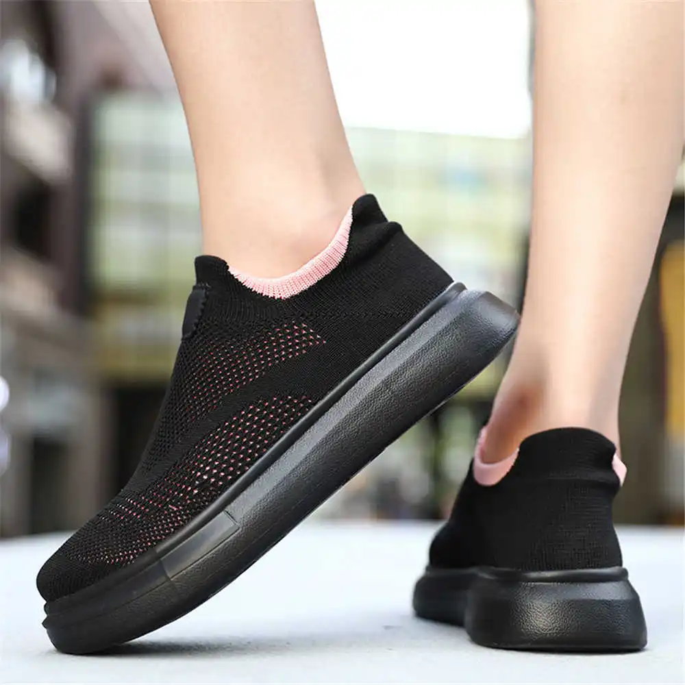 Women Formal Upper Wear - Plattform Strümpfe braune Schuhe für Frau