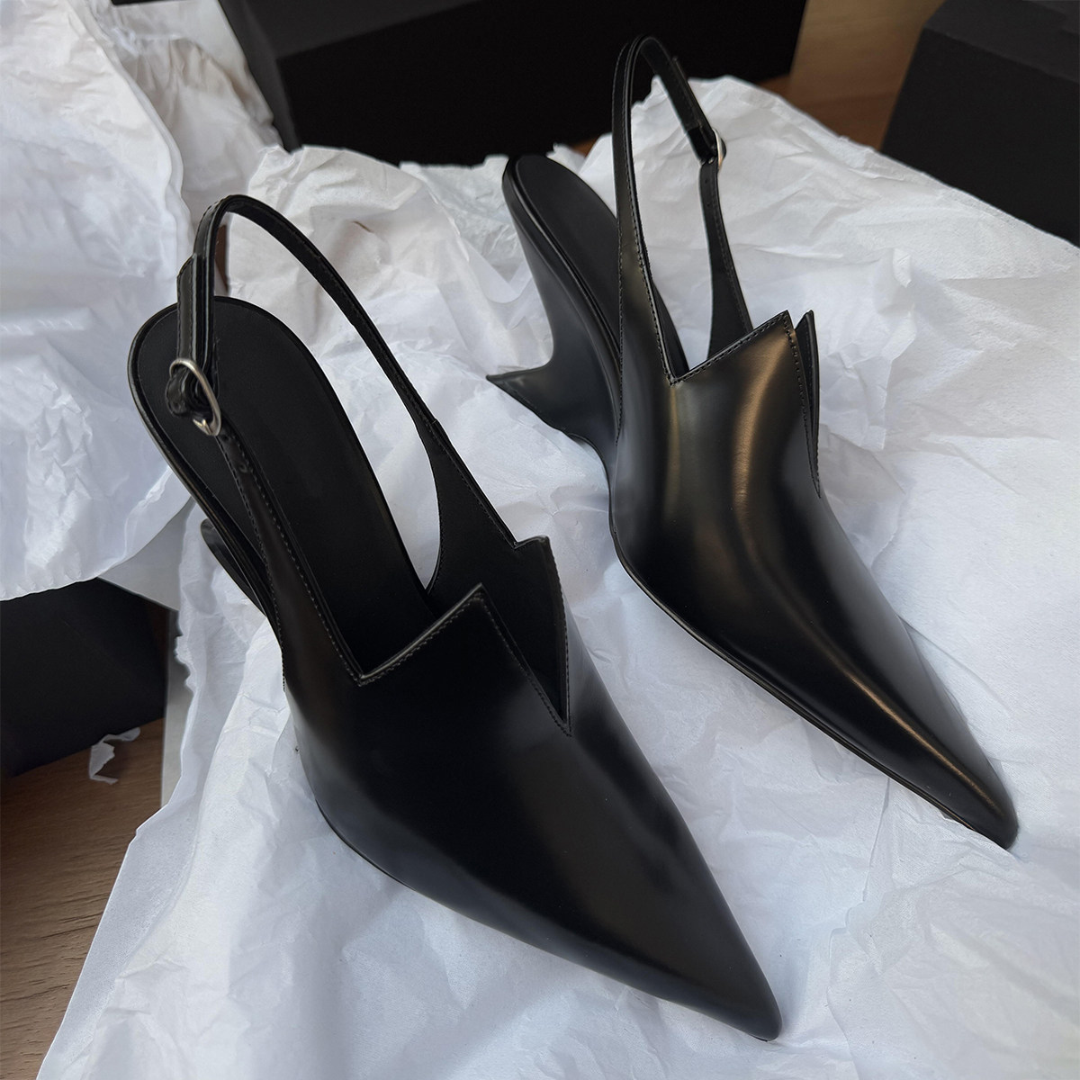 Damen V-Front Cut Slingback Pu – Women Formal Upper Wear Bewertung und Preis